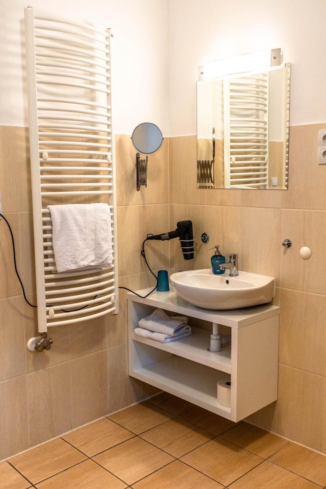Orchidea Apartman Mosonmagyarovar Luaran gambar